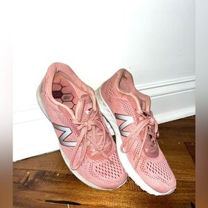 NEW BALANCE Arishi Fresh Foam Women US 8 Running Training Pink Shoes